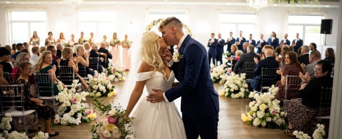 Twelve Oaks Mansion is the premier wedding and event venue in the greater Pittsburgh area.